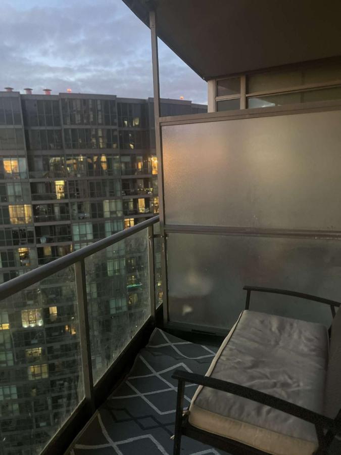 Cozy Fort York Condo Toronto Exterior photo